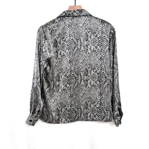 ✨HP✨ Vintage Notations Petite Snakeskin Print Button Down Blouse - Picture 2 of 5